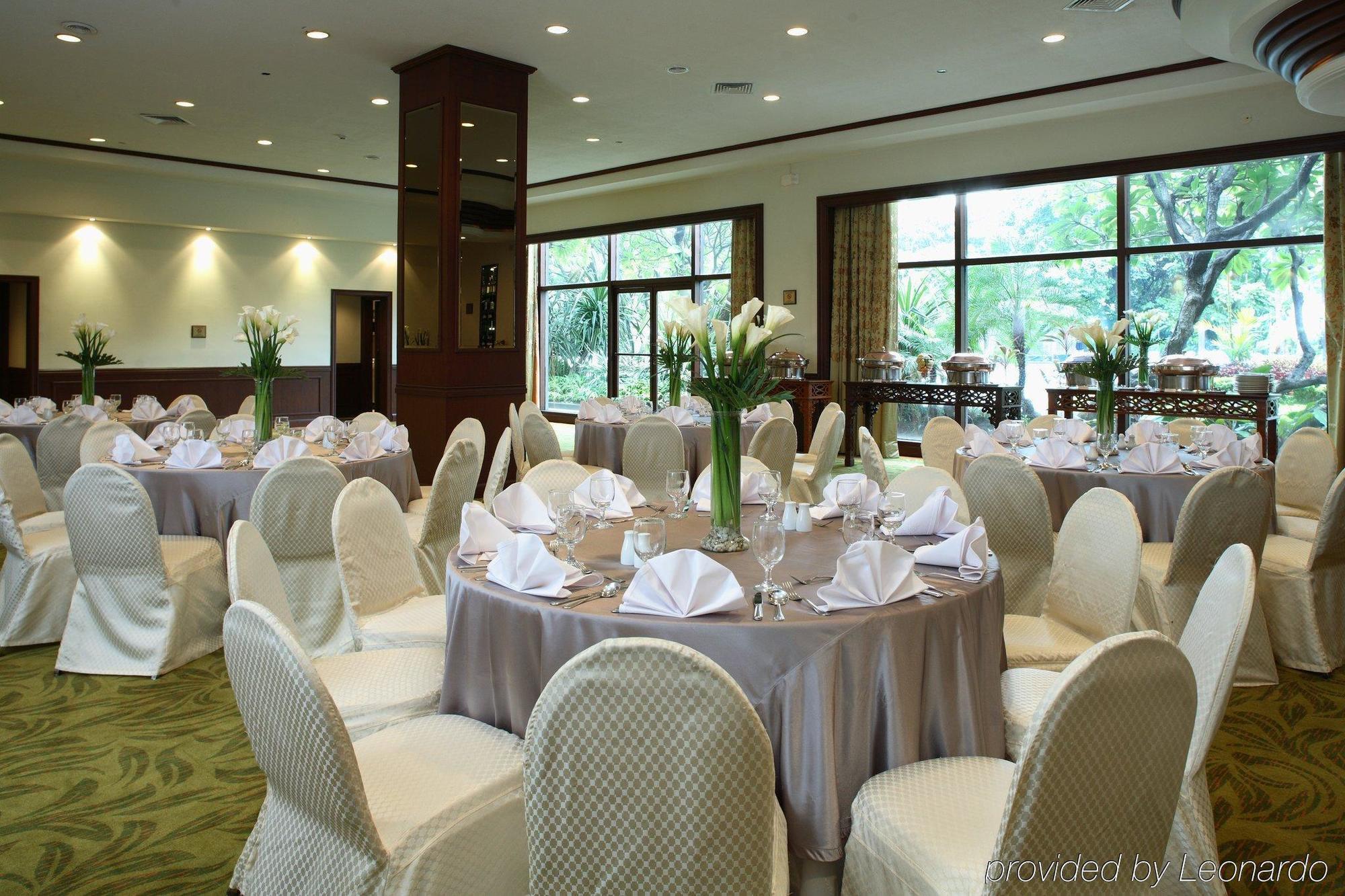 فندق Intercontinental مانيلا المطعم الصورة